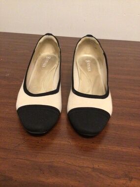 Vivaiva  chunky heel slip on shoes  SZ Euro 38